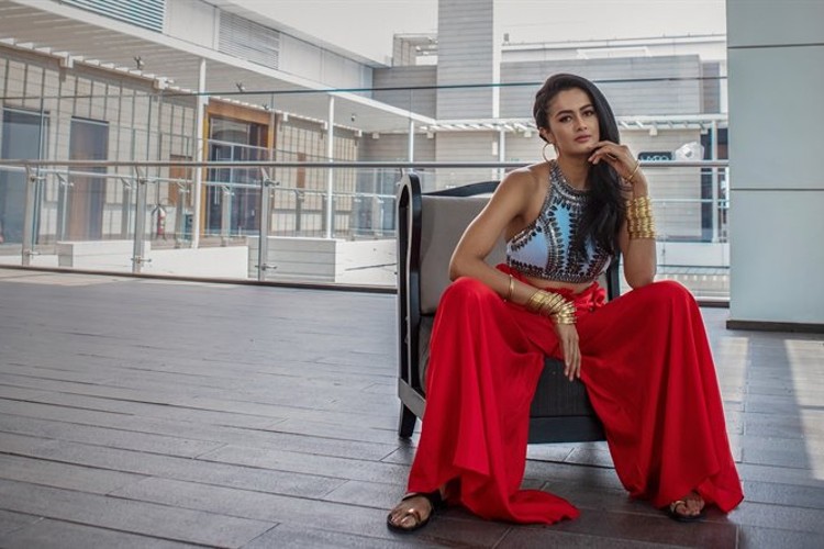 Best Indian Outfit Captions for Instagram | All Indian Outfit Captions You Can Use